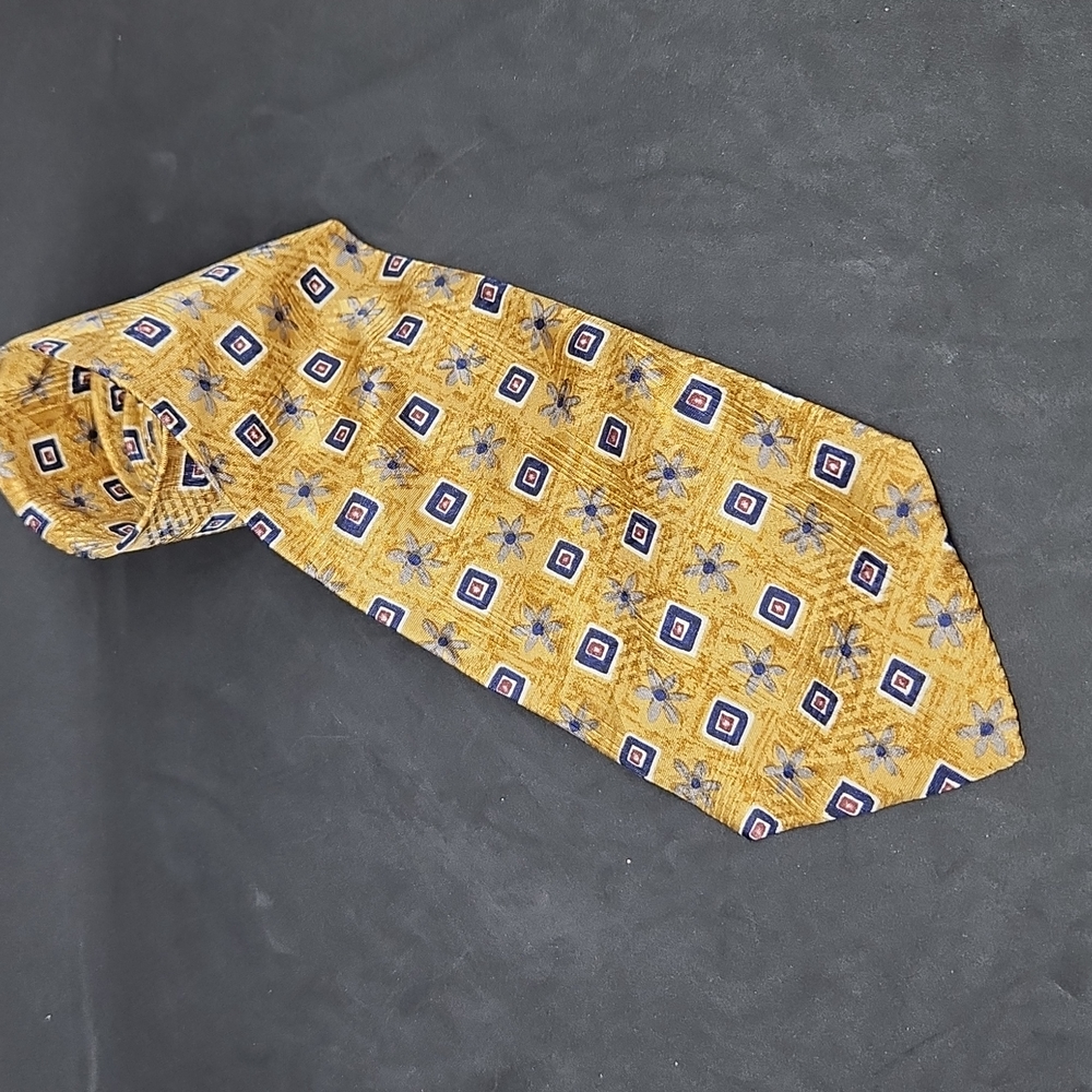 Today's man floral silk tie